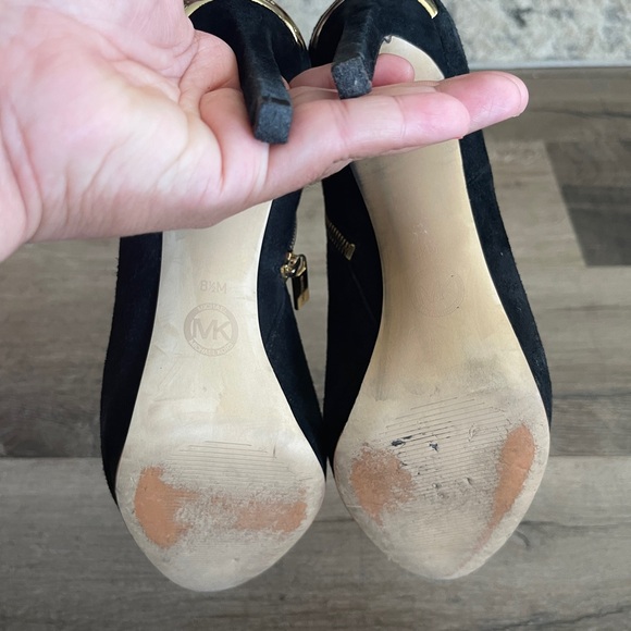 Micheal Kors Velvet Black Ankled High Heels Boots Size 8 1/2M - Picture 17 of 17